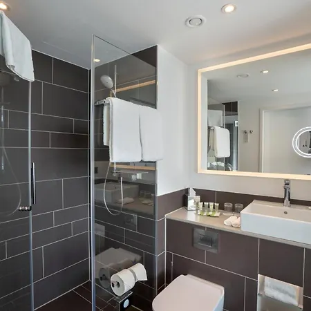 Courtyard By Marriott מלון וולפסבורג