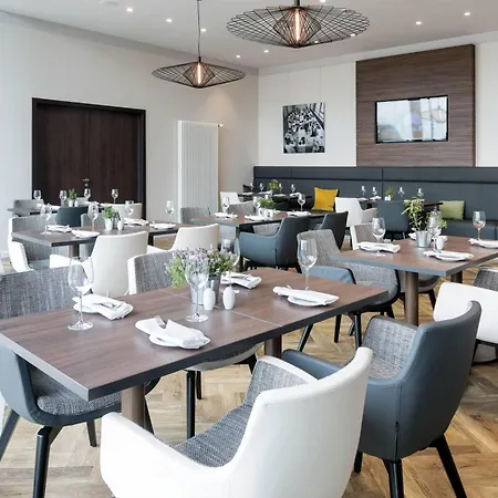 Courtyard By Marriott 4*