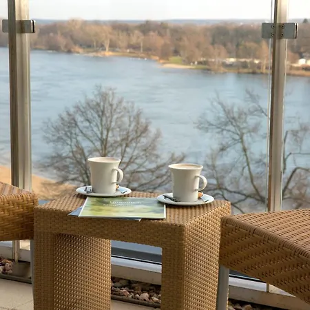 沃尔夫斯堡万怡酒店 酒店