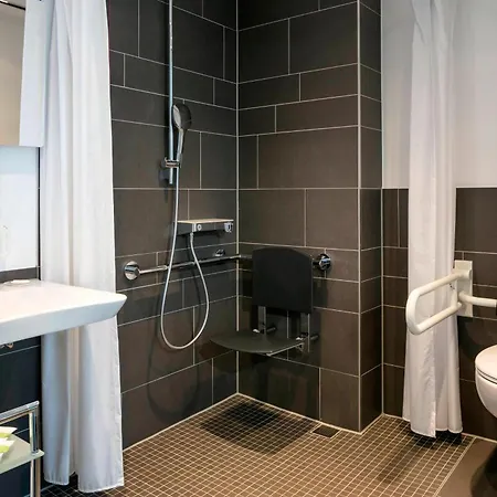 מלון Courtyard By Marriott