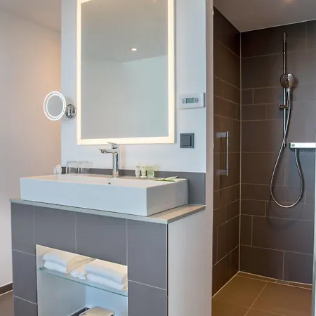 Courtyard By Marriott