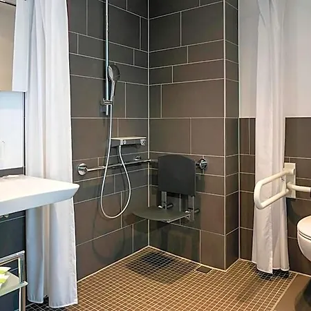 Courtyard By Marriott Hotel