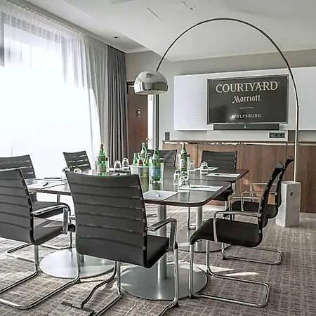 Hotel Courtyard By Marriott Wolfsburgo