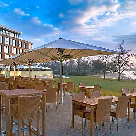 Courtyard By Marriott Wolfsburgo