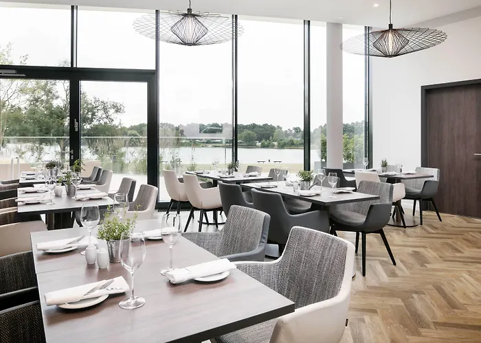 沃尔夫斯堡万怡酒店 酒店